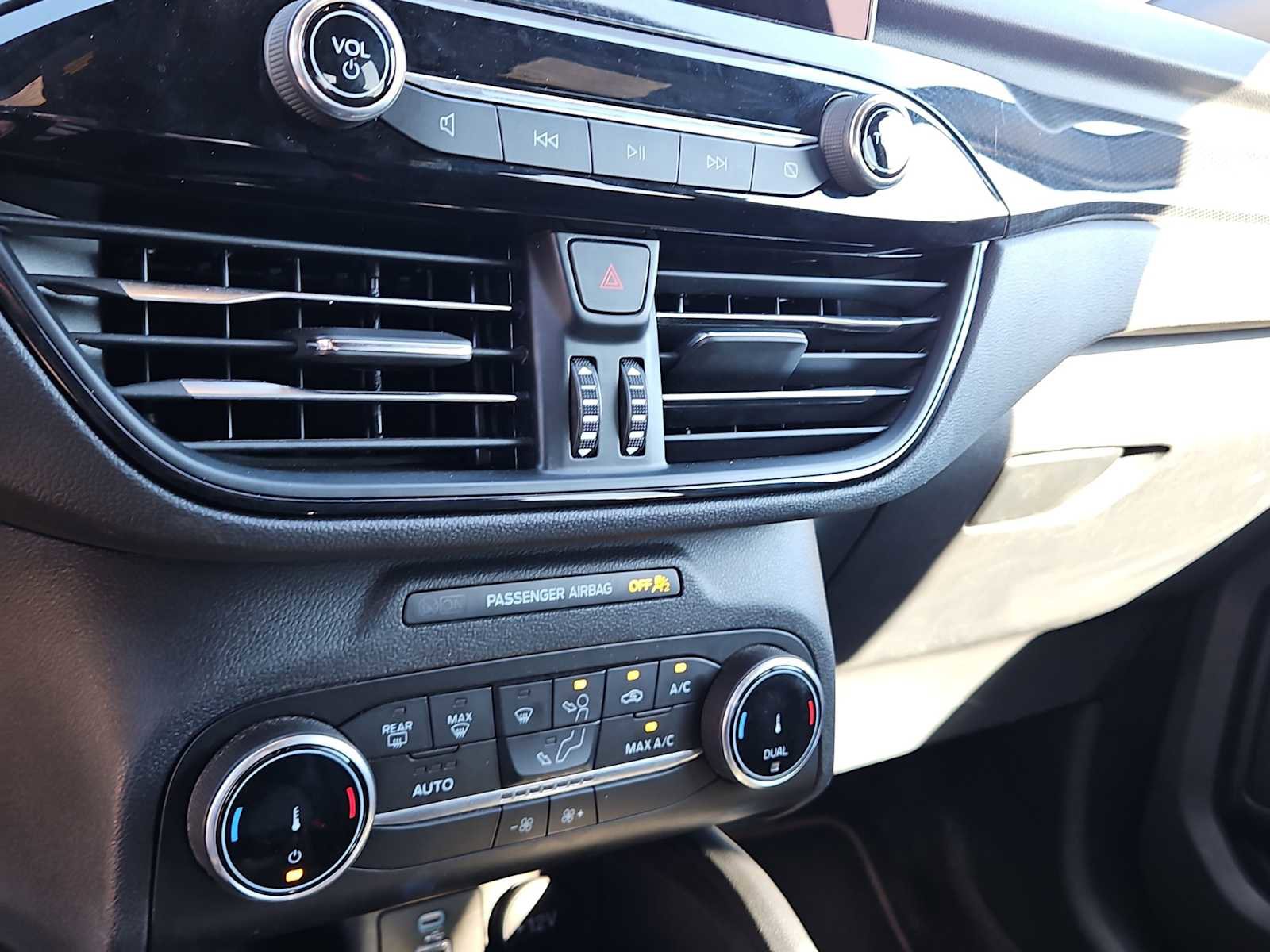 Used 2023 Ford Escape ST-Line image 24