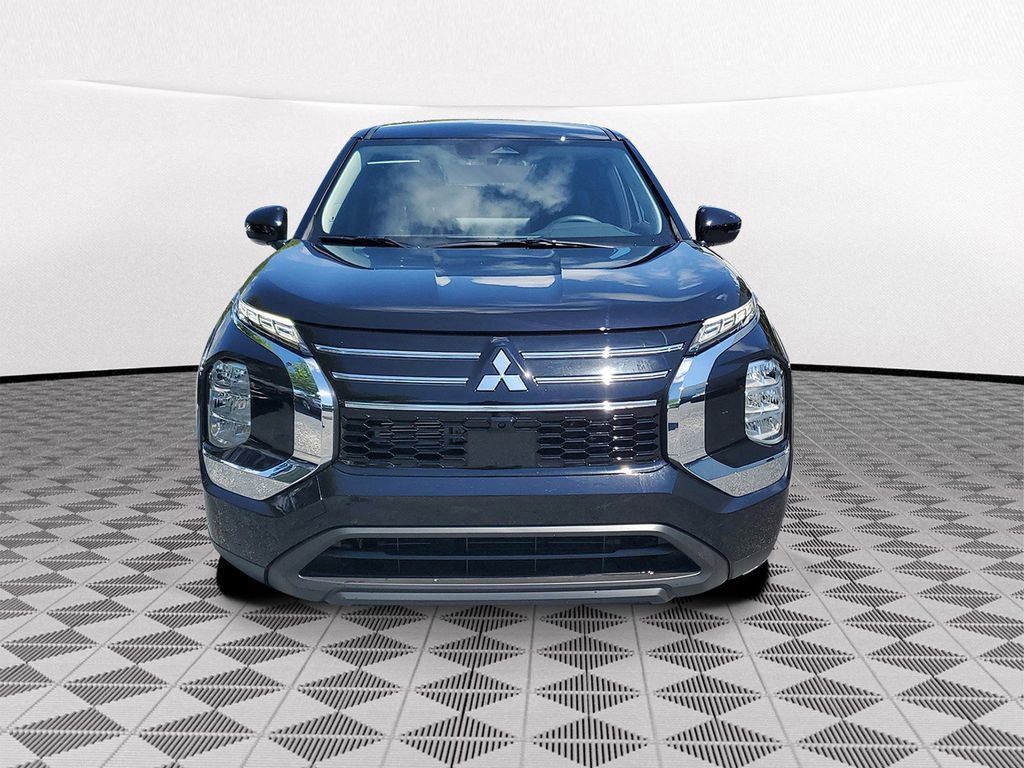 New 2026 Mitsubishi Outlander ES image 2
