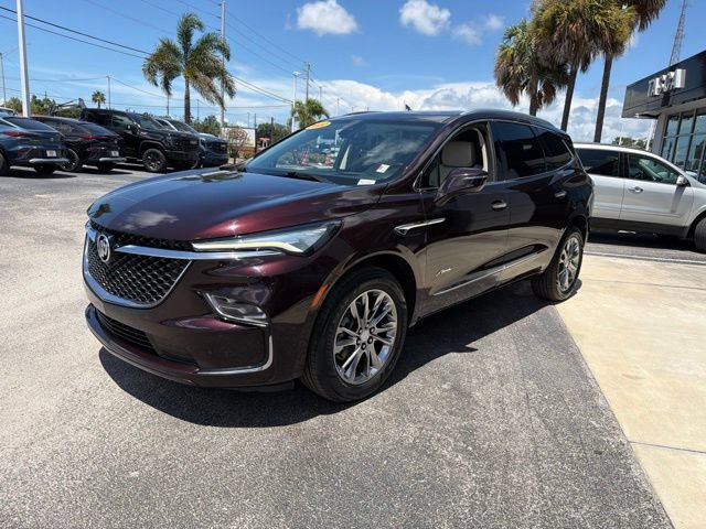Used 2022 Buick Enclave Avenir w/ Avenir Technology Package FWD image 4