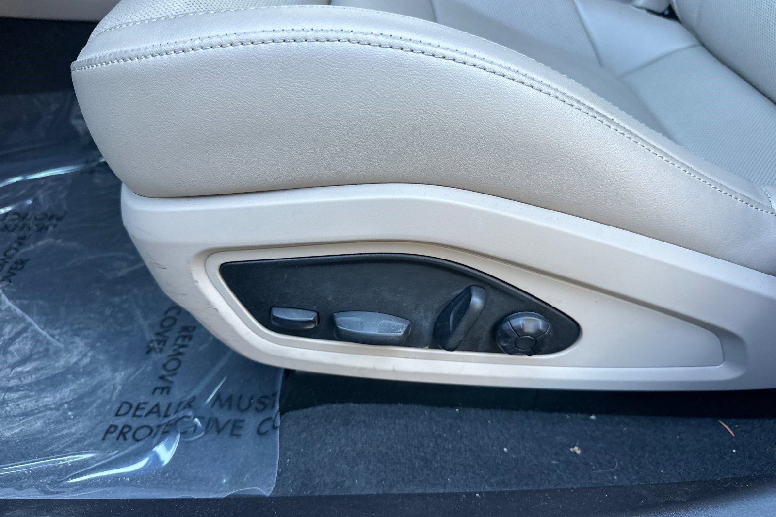 Used 2024 Porsche Taycan image 13