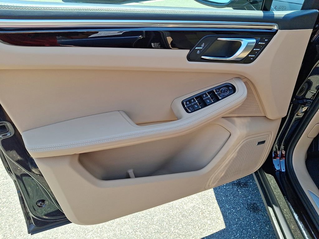 Used 2023 Porsche Macan S AWD/4WD image 15