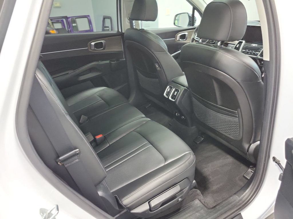 Used 2023 Kia Sorento S w/ Panoramic Sunroof Package AWD/4WD image 12