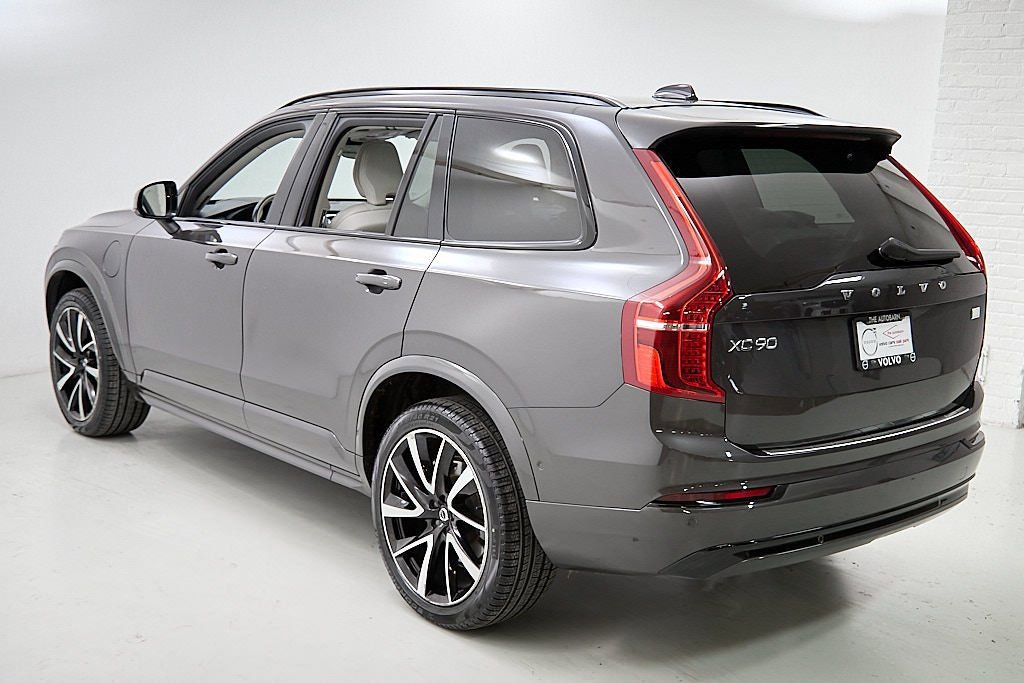 Certified 2023 Volvo XC90 T8 Ultimate image 7