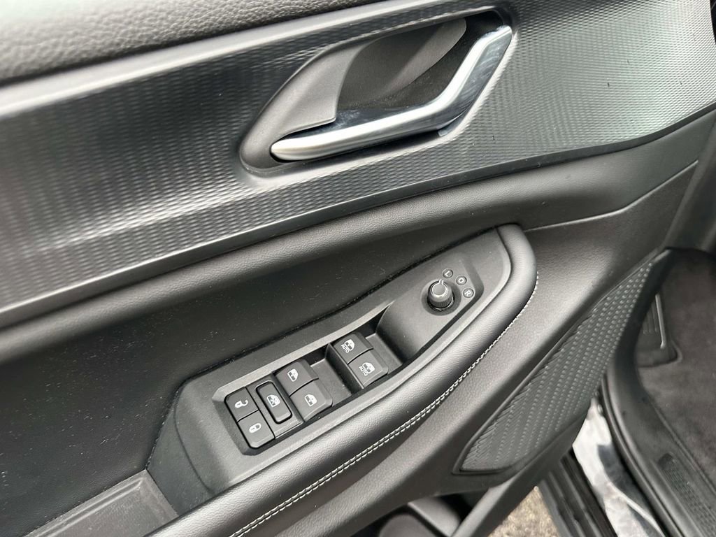 Used 2023 Jeep Grand Cherokee L Laredo w/ Luxury Tech Group I image 17