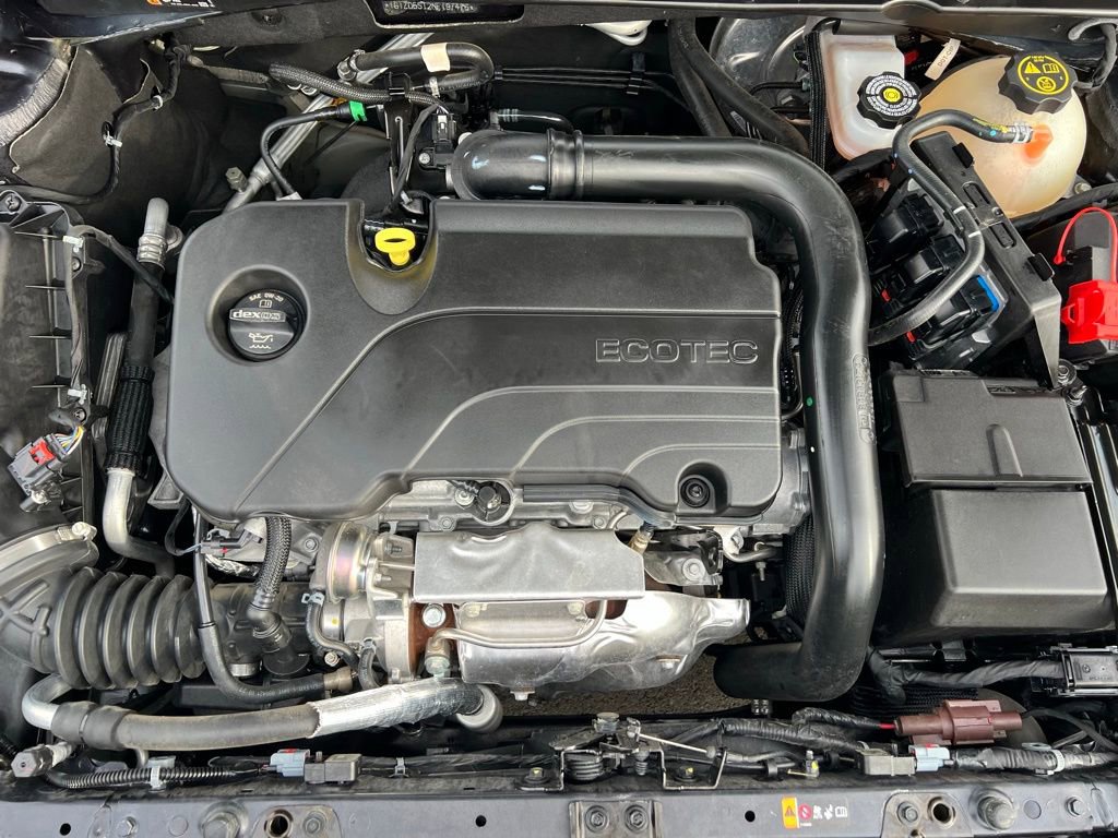 Used 2022 Chevrolet Malibu LT image 41