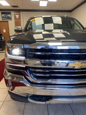 Used 2018 Chevrolet Silverado 1500 LTZ w/ LTZ Plus Package image 10