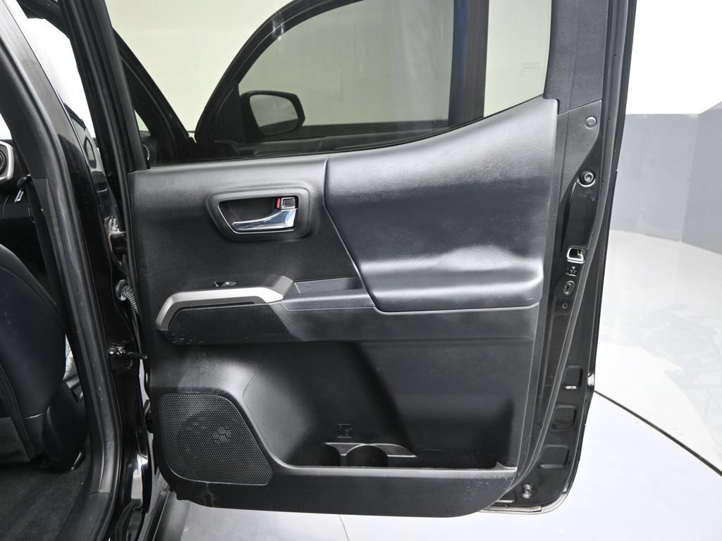 Used 2023 Toyota Tacoma Limited w/ Nightshade Package AWD/4WD image 35