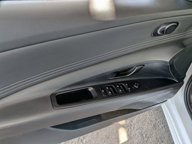 Used 2025 Hyundai Elantra SEL w/ Cargo Package FWD image 8