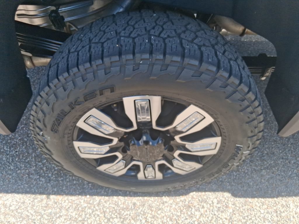 Used 2025 GMC Sierra 2500 Pro AWD/4WD image 16