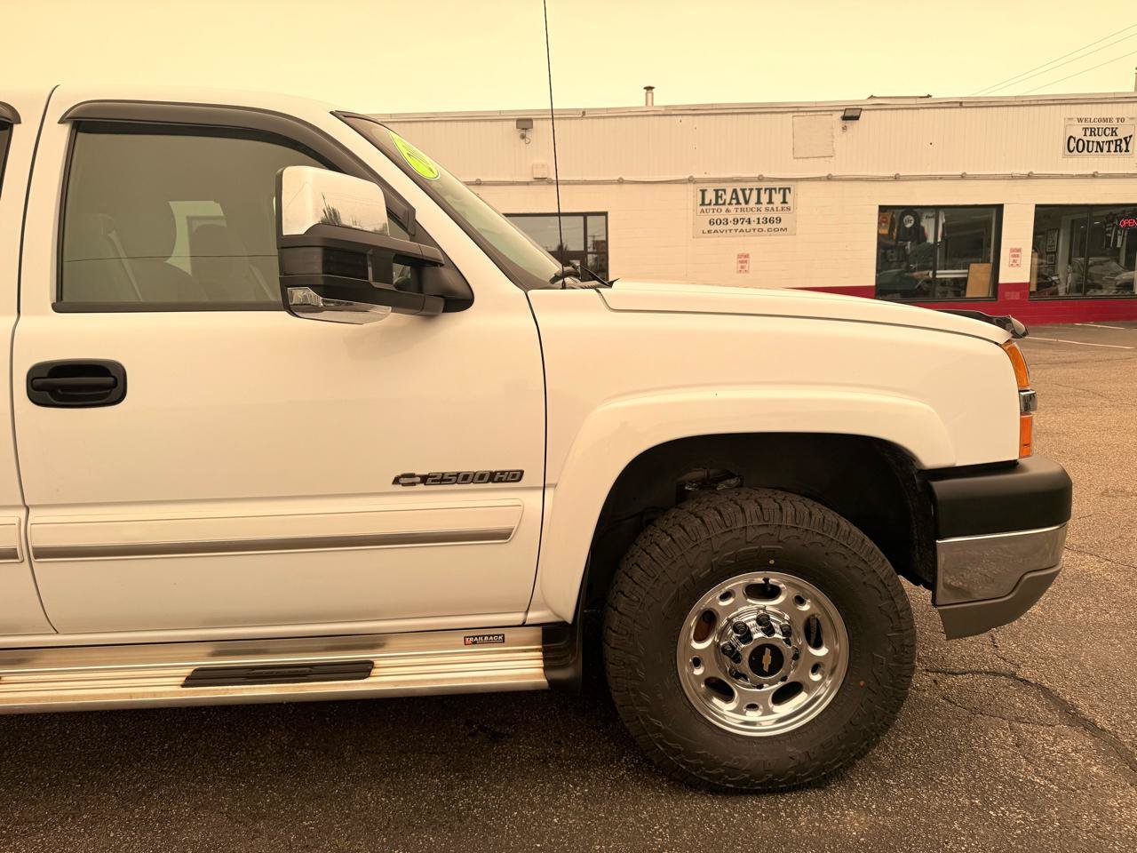 Used 2004 Chevrolet Silverado 2500 LS w/ Skid Plate Package AWD/4WD image 33