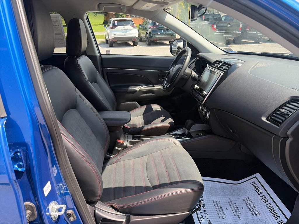 Used 2025 Mitsubishi Outlander Sport SE AWD/4WD image 37