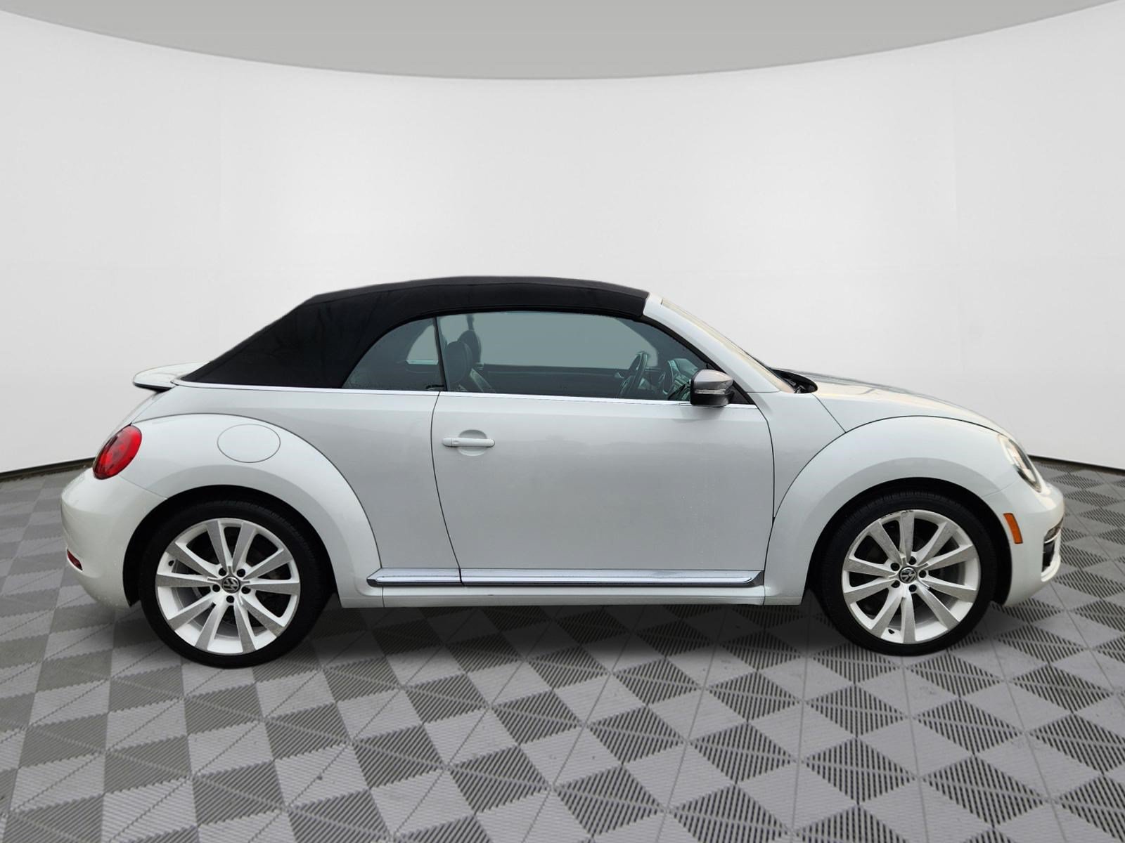 Used 2014 Volkswagen Beetle 1.8T FWD image 6