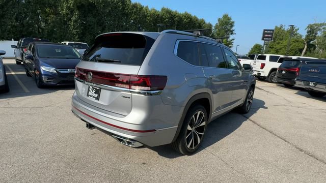 Used 2024 Volkswagen Atlas SEL Premium R-Line AWD/4WD image 8
