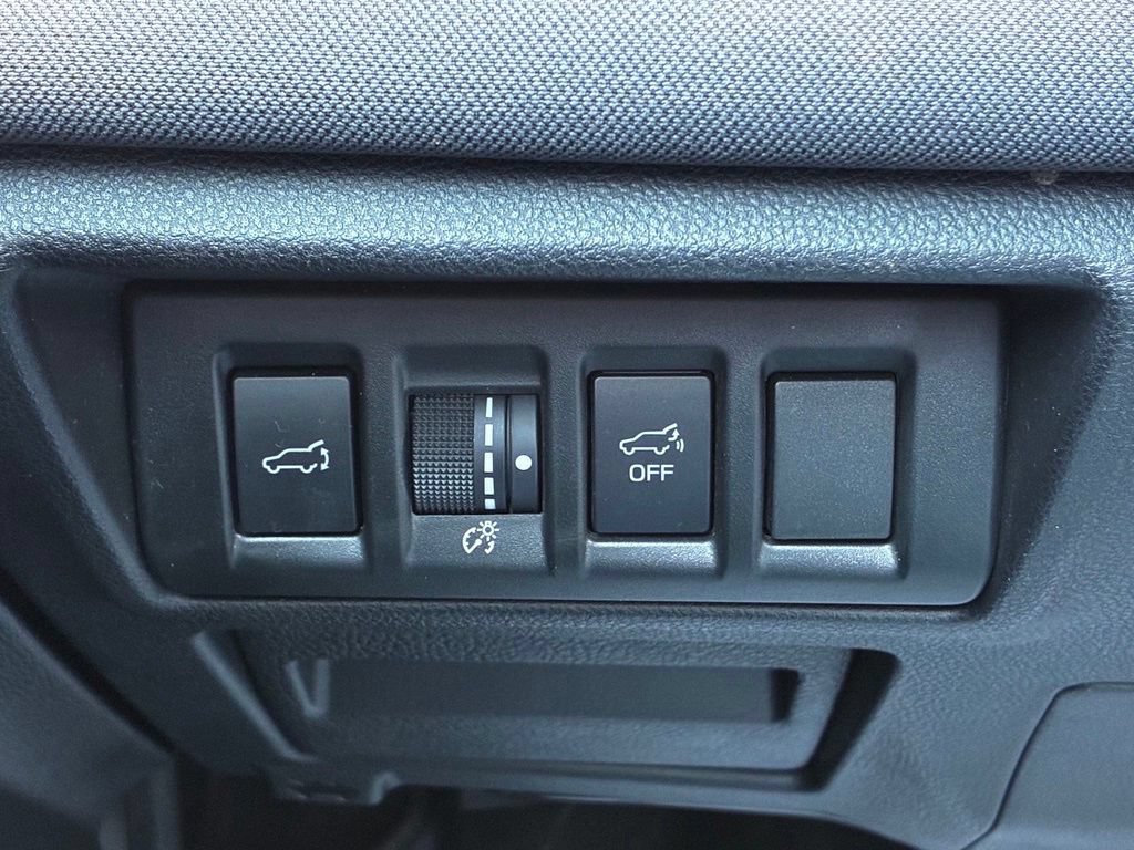 Used 2023 Subaru Outback Premium AWD/4WD image 6
