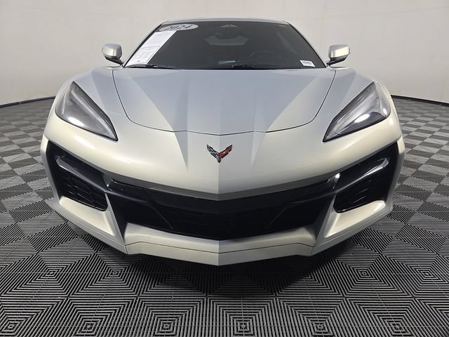 Used 2024 Chevrolet Corvette Z06 w/ Stealth Interior Trim Package RWD image 3