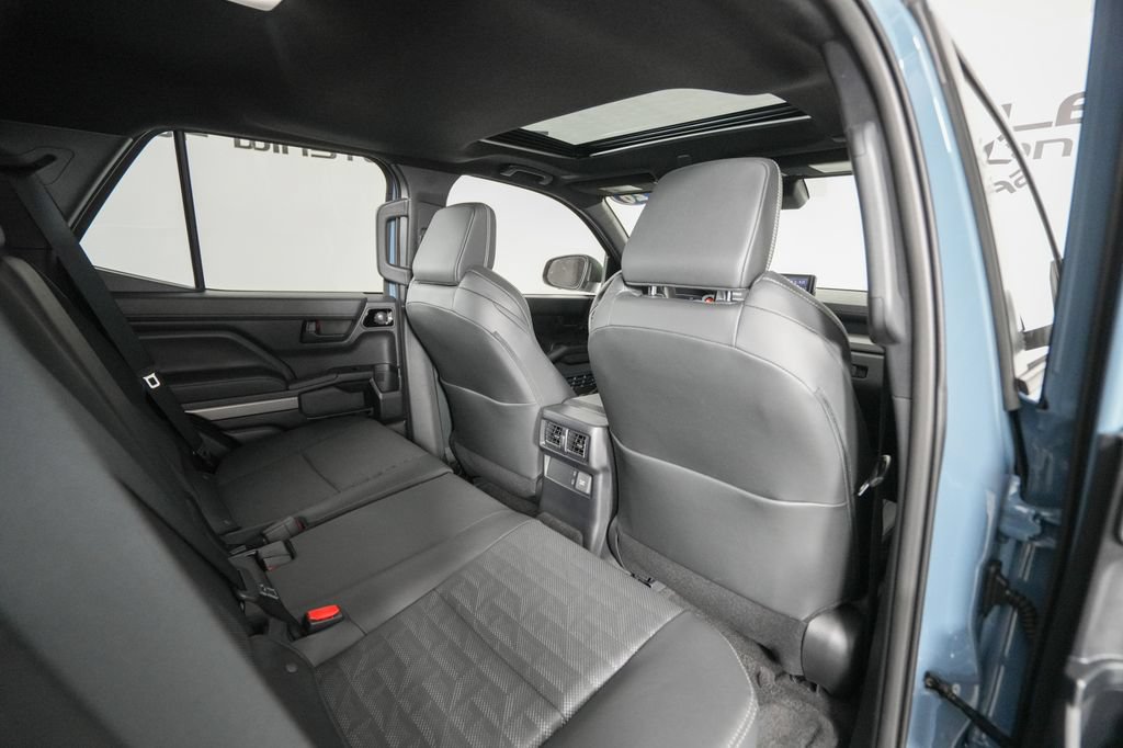 Used 2026 Toyota 4Runner TRD Off-Road Premium AWD/4WD image 18