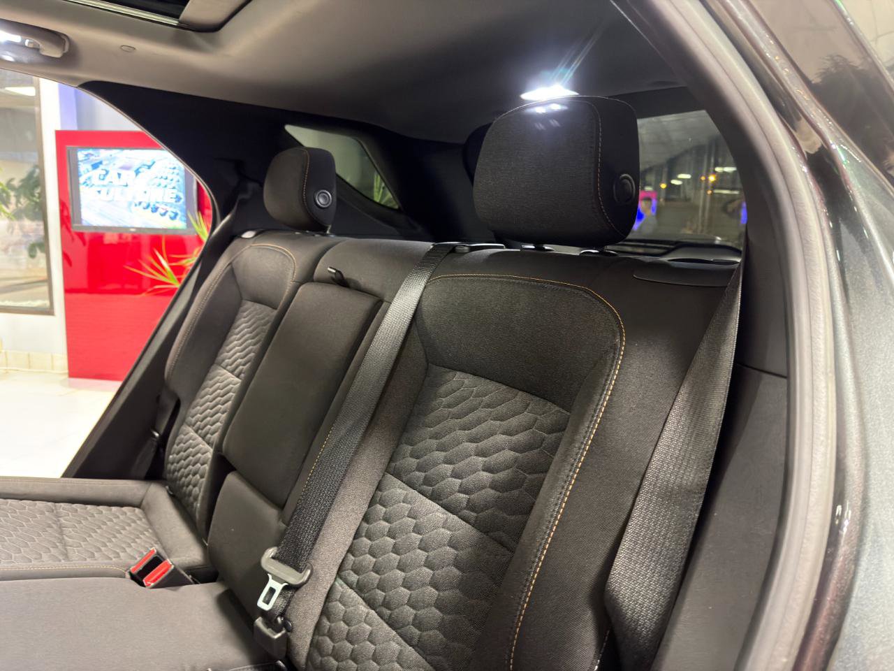 Used 2020 Chevrolet Equinox LT FWD image 22