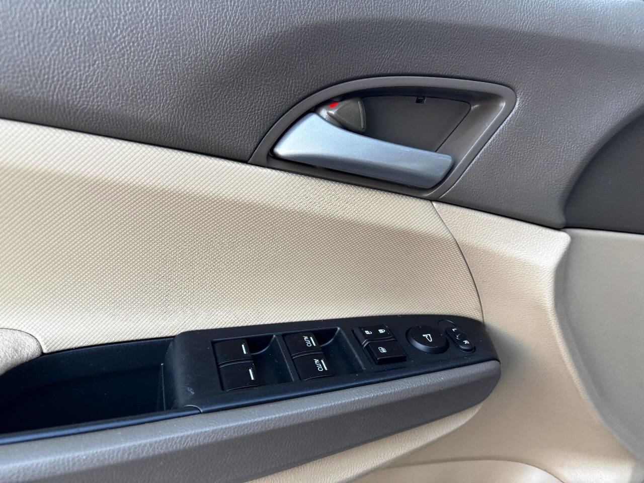 Used 2010 Honda Accord LX-P image 34