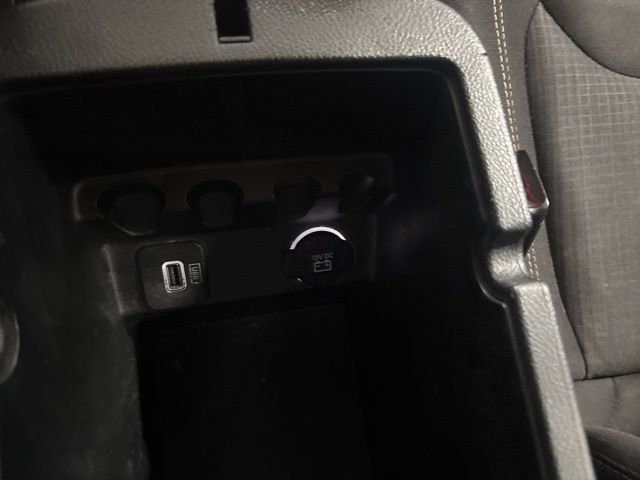 Used 2016 Jeep Cherokee Latitude w/ Cold Weather Group image 29