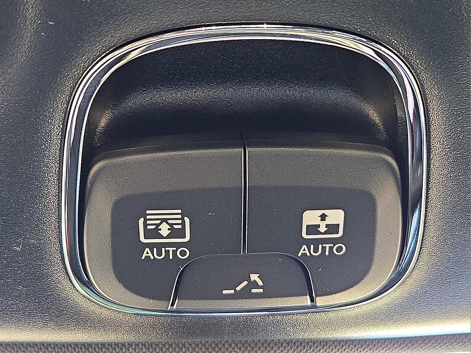 New 2026 Jeep Compass Trailhawk image 21