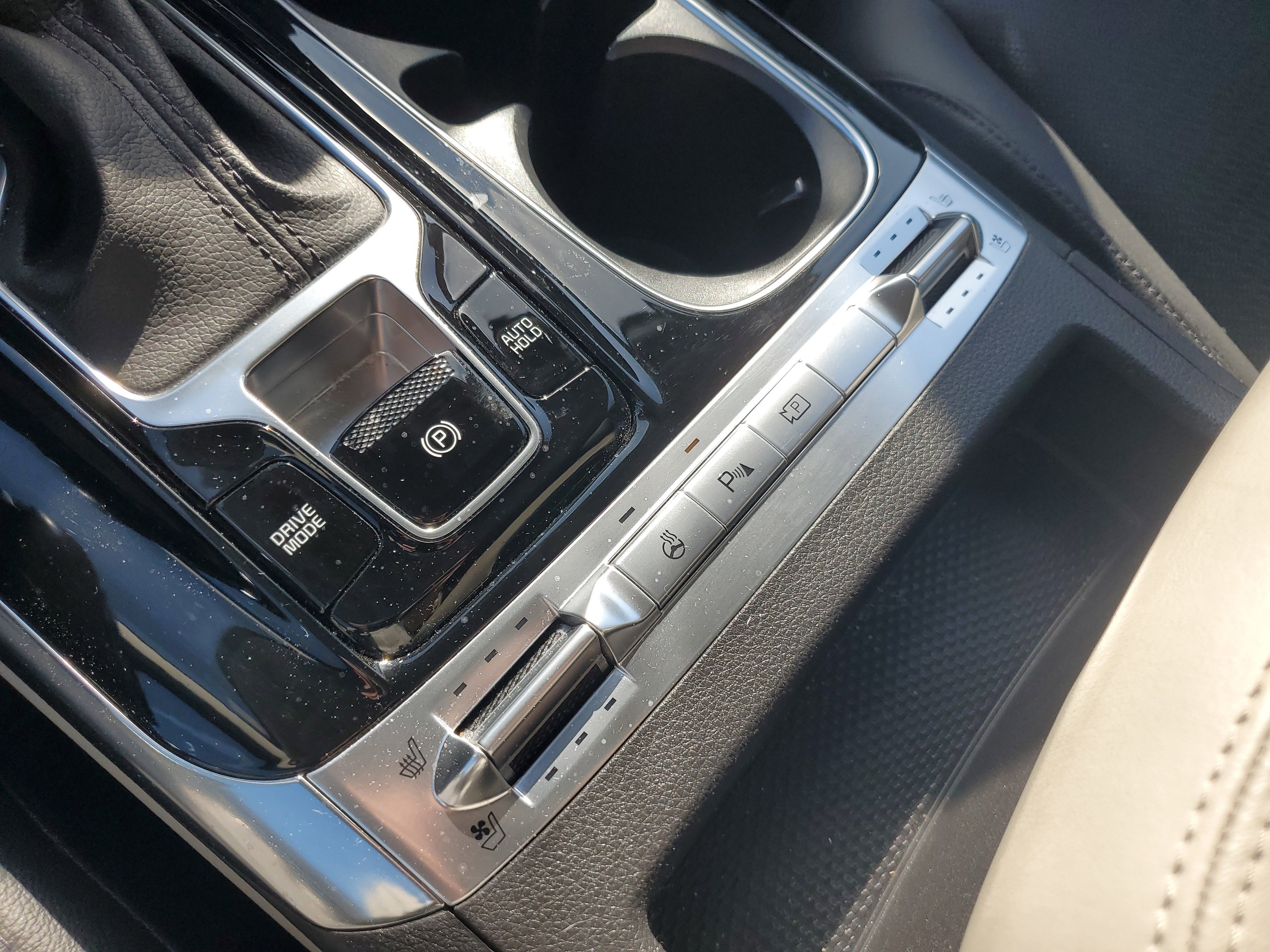 Used 2022 Kia Carnival SX Prestige image 40