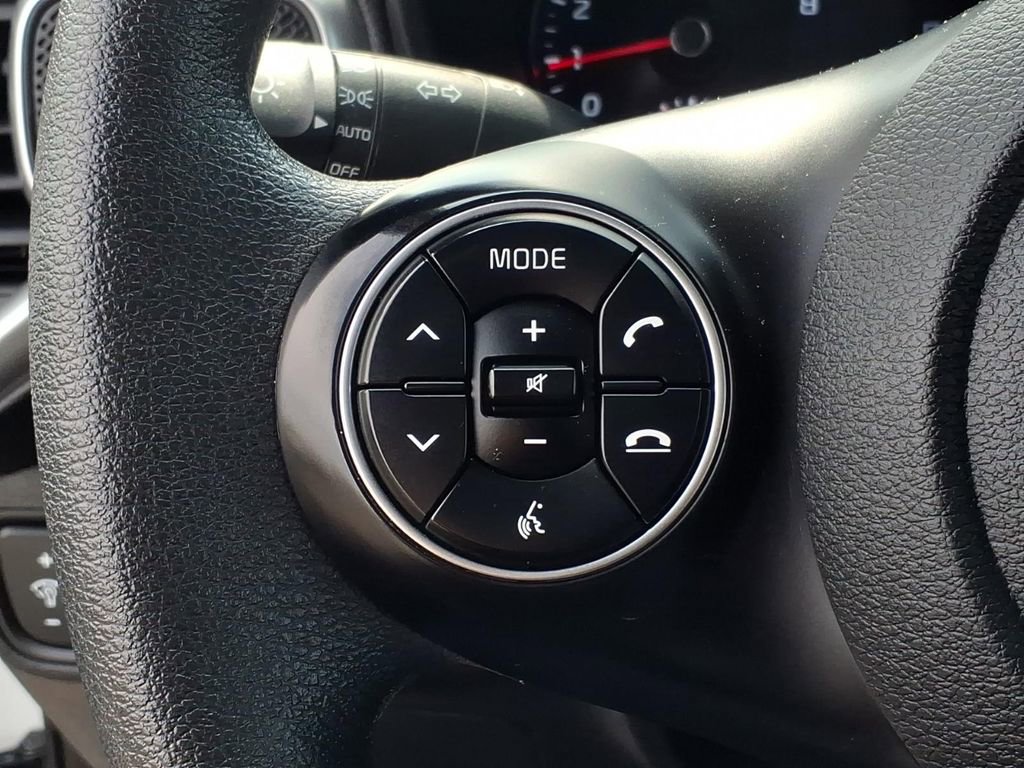 Used 2022 Kia Soul LX w/ Technology Package FWD image 12