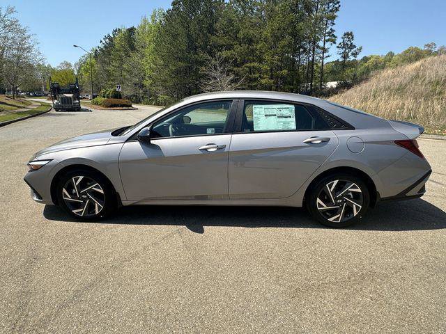 New 2025 Hyundai Elantra SEL image 2
