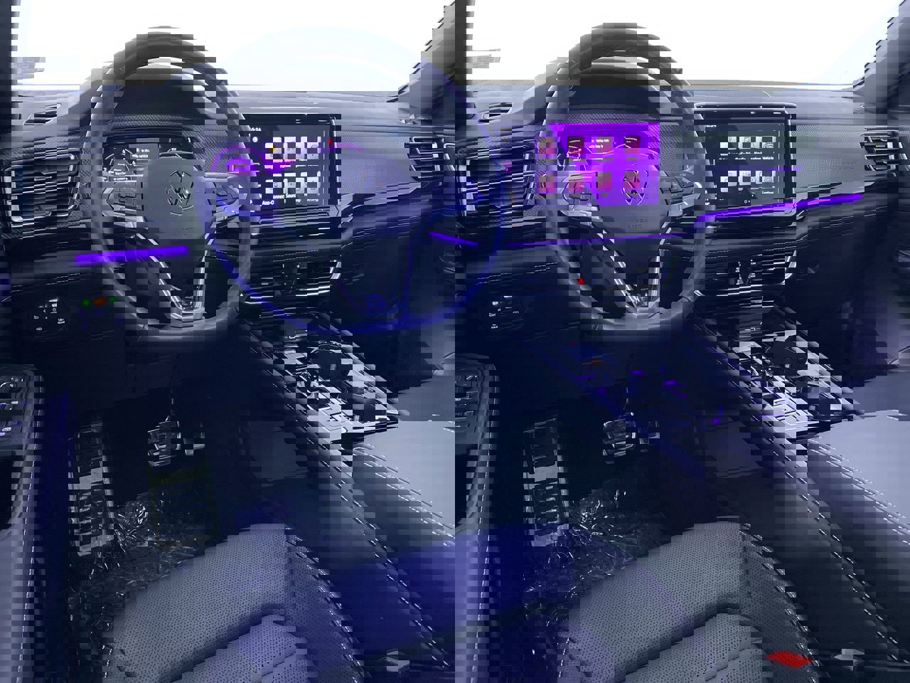 Used 2025 Volkswagen Atlas Cross Sport SEL R-Line image 2