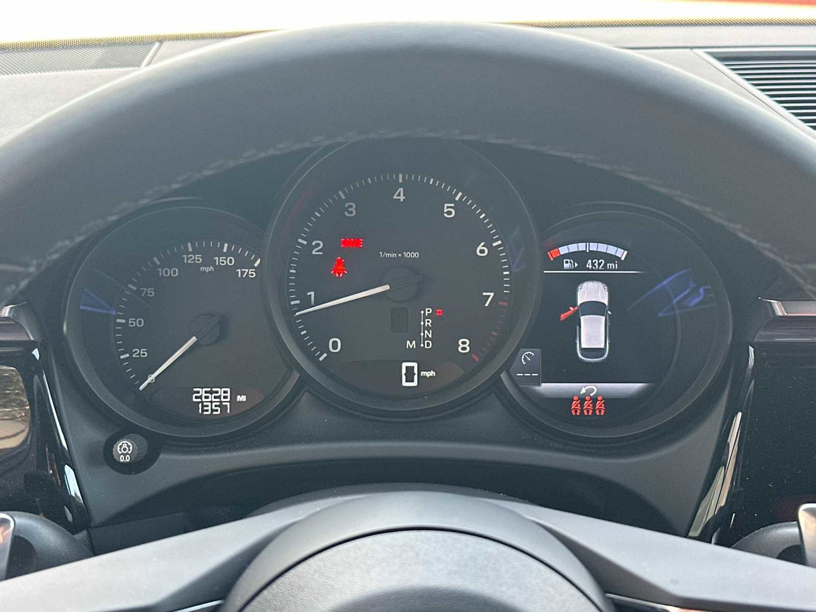 Certified 2025 Porsche Macan AWD/4WD image 25