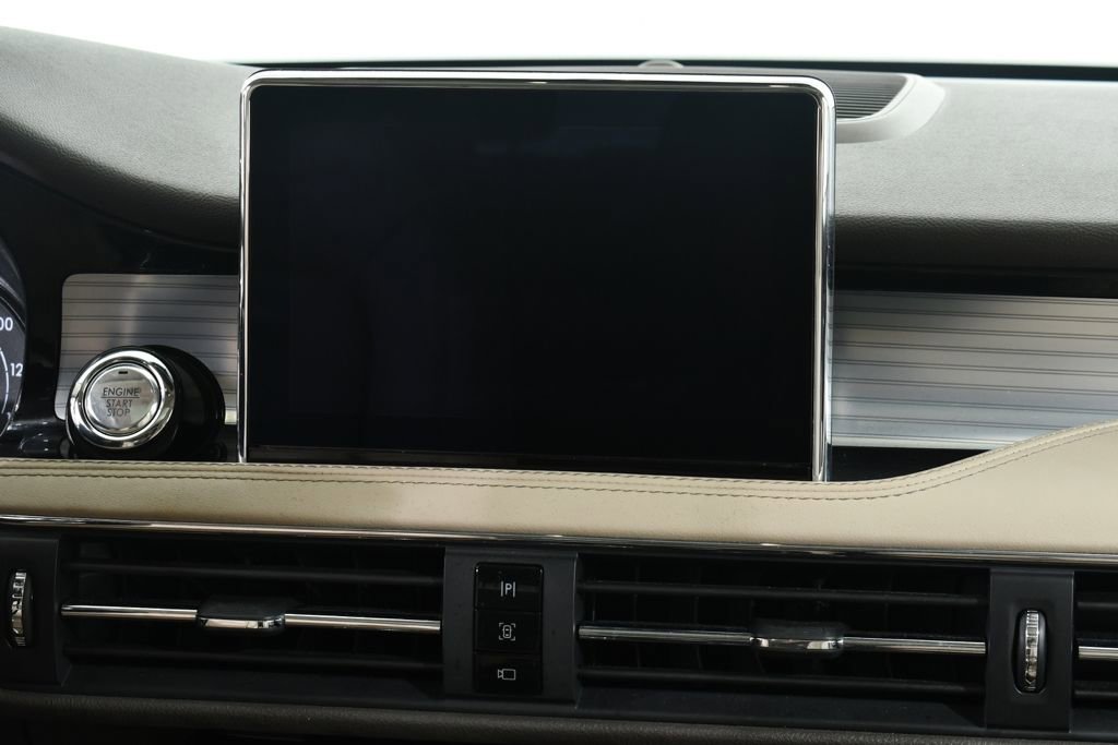 Used 2022 Lincoln Corsair AWD w/ Premium Package image 9