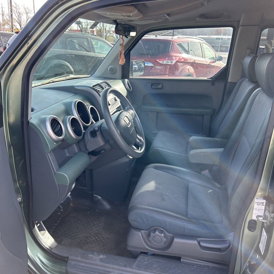Used 2004 Honda Element EX image 17