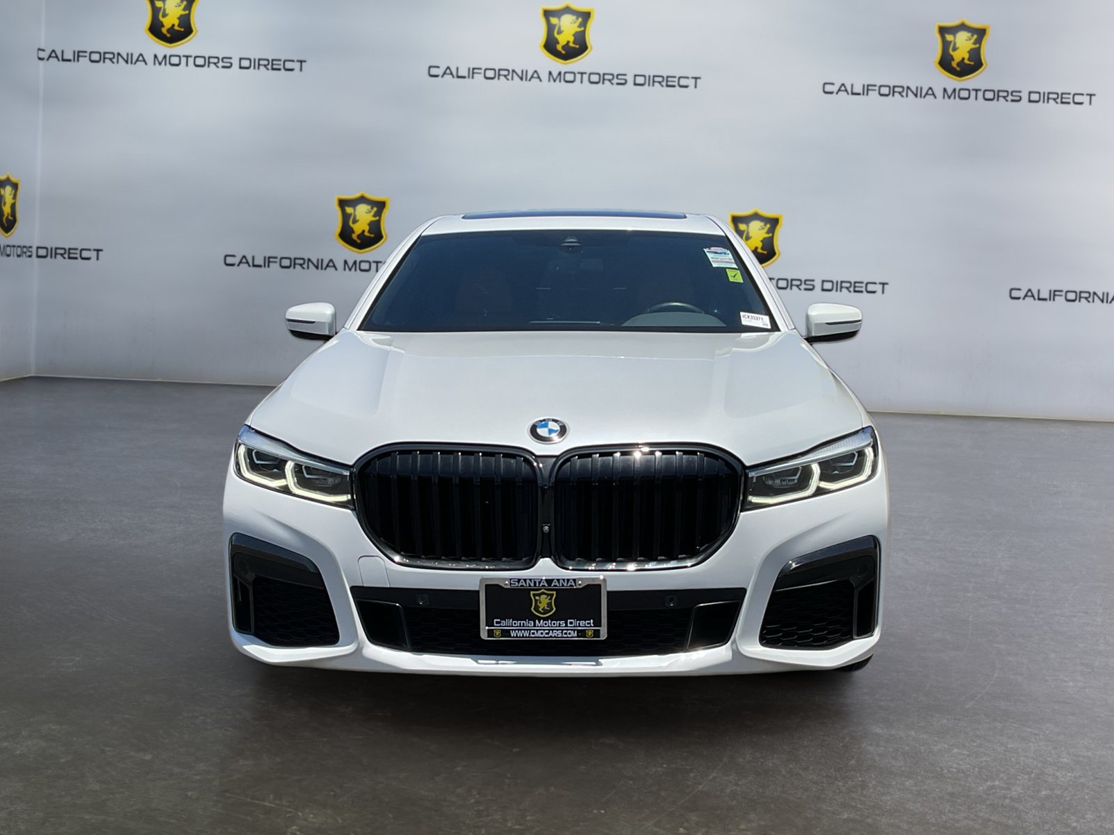 Used 2022 BMW 740i w/ M Sport Package RWD image 2