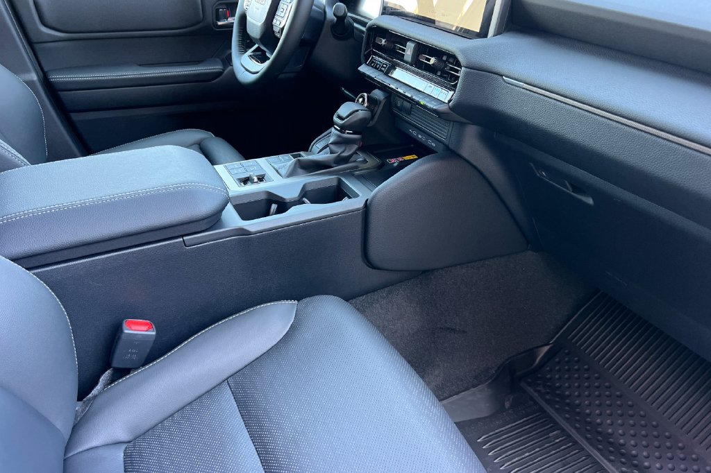 New 2027 Toyota Land Cruiser w/ Premium Package AWD/4WD image 18