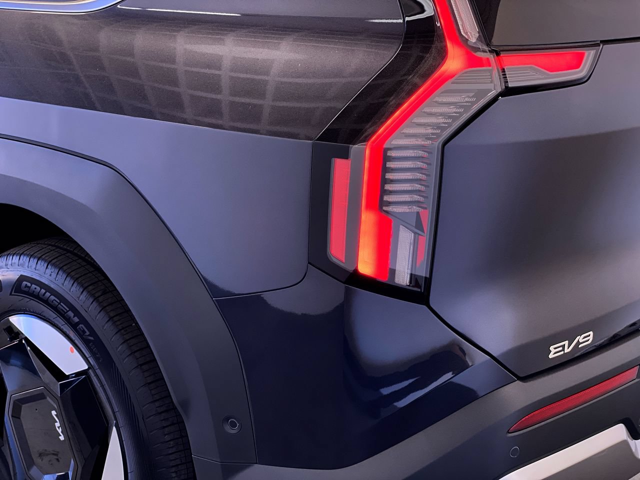 New 2026 Kia EV9 Wind AWD/4WD image 9
