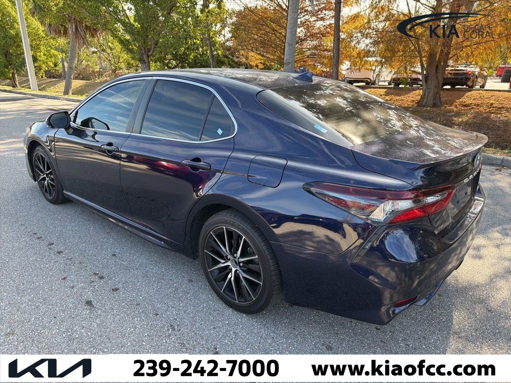 Used 2022 Toyota Camry SE image 7
