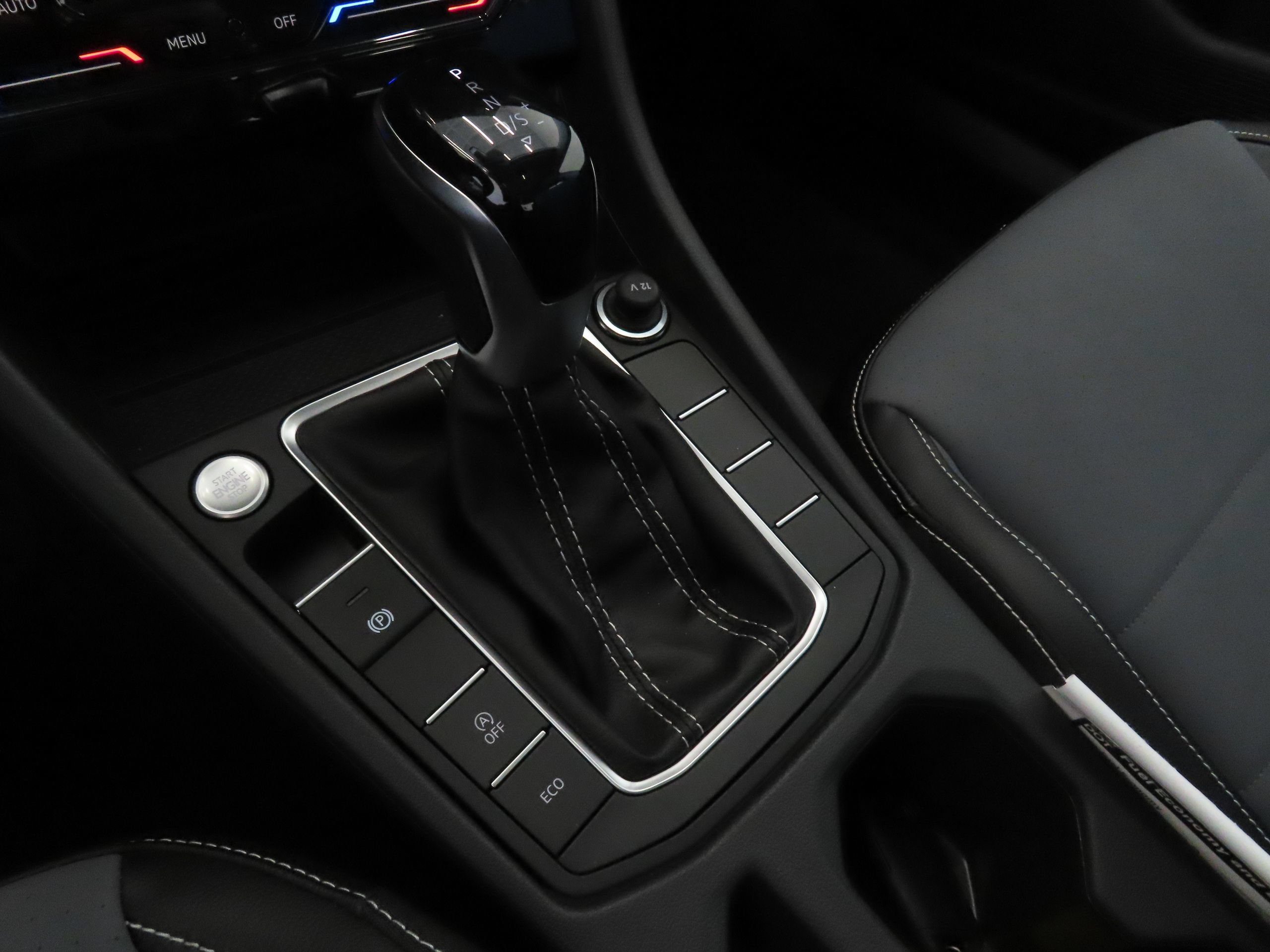 New 2026 Volkswagen Jetta SE FWD image 16