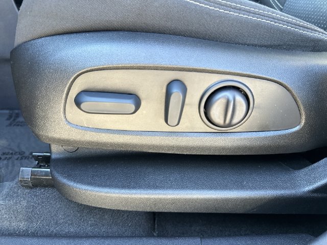 Certified 2024 GMC Terrain SLE w/ Driver Convenience Package FWD image 23