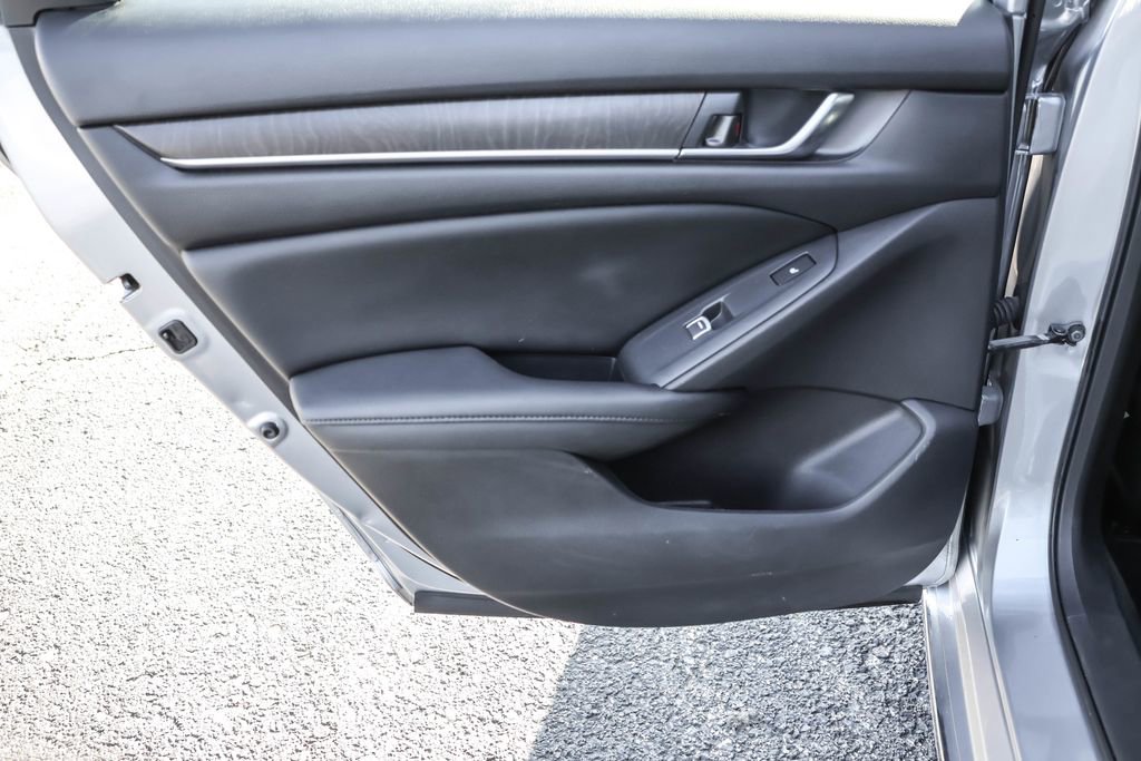 Used 2019 Honda Accord Touring image 30