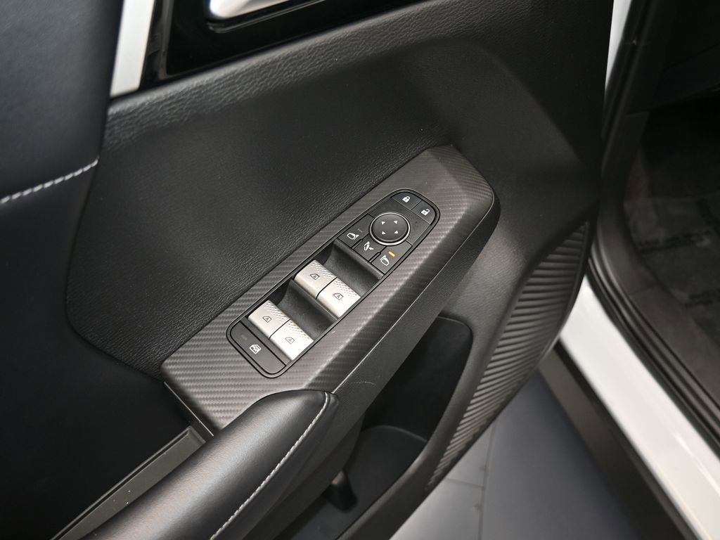 Used 2023 Mitsubishi Outlander SE image 13