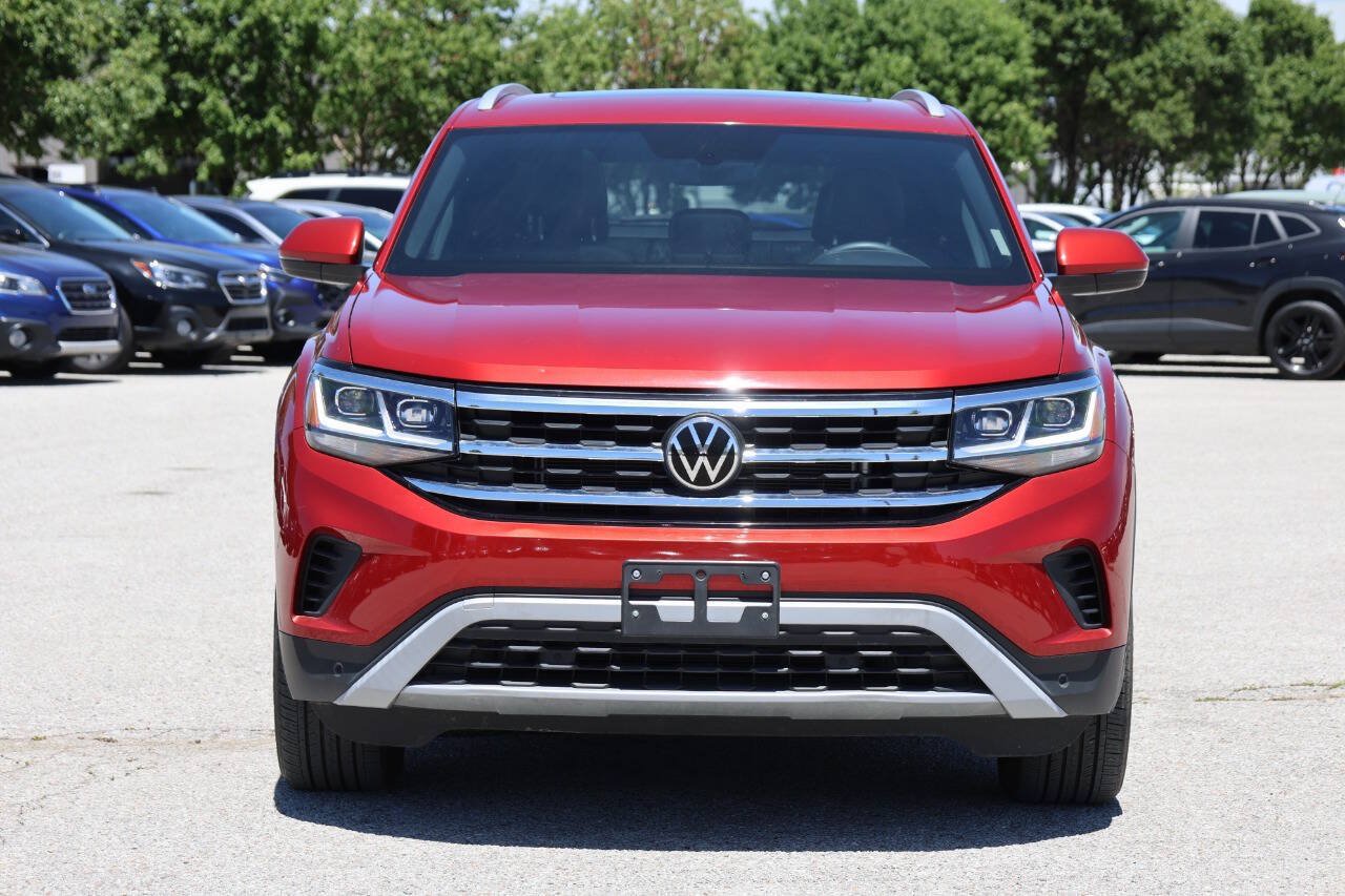 Used 2022 Volkswagen Atlas Cross Sport SE AWD/4WD image 2