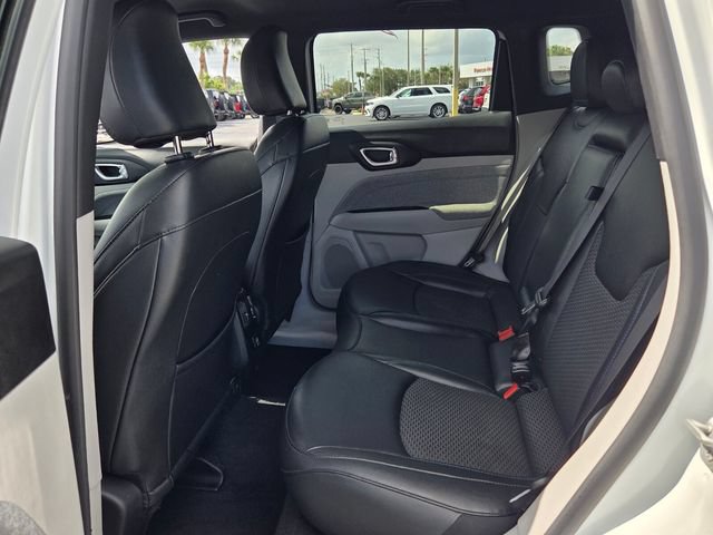 Certified 2024 Jeep Compass Latitude AWD/4WD image 11