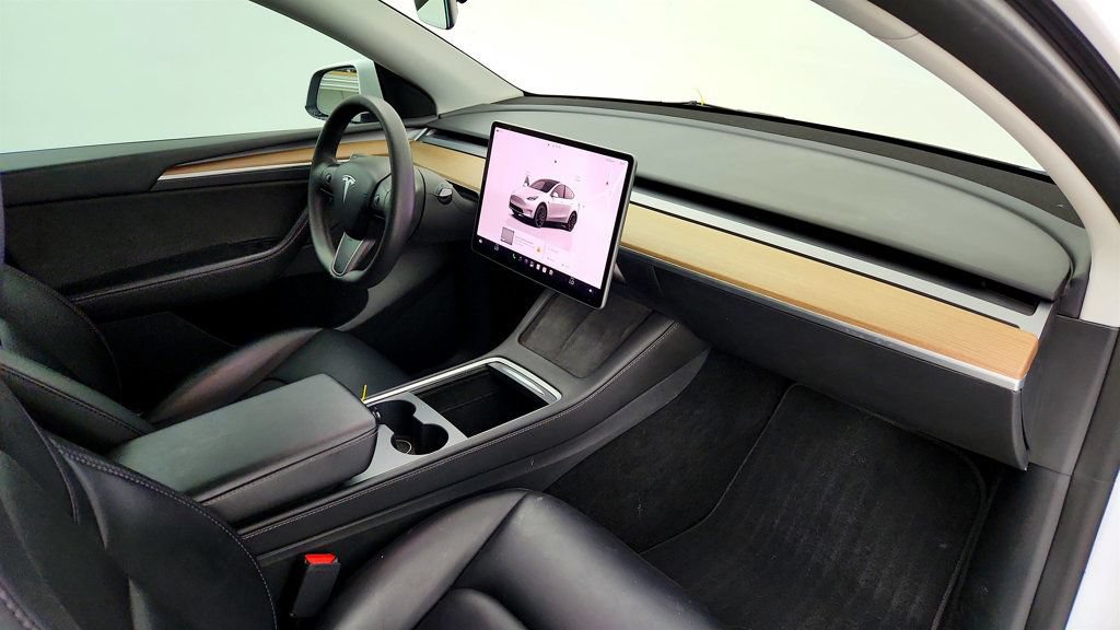 Used 2023 Tesla Model Y Performance AWD/4WD image 30
