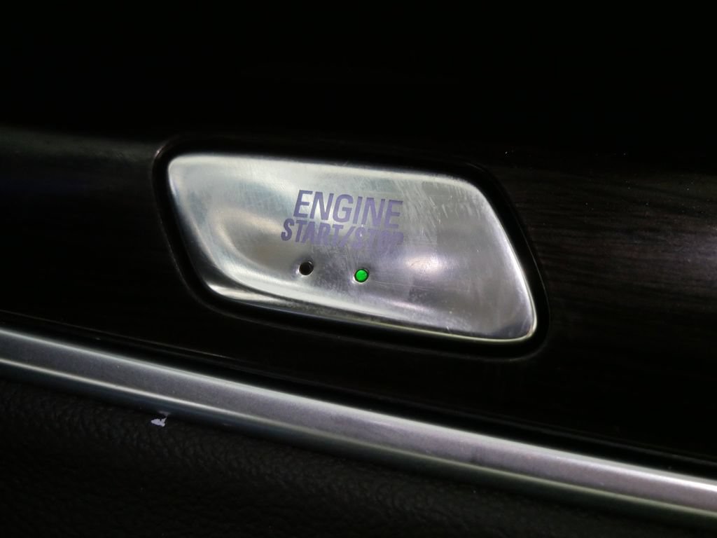 Used 2021 Buick Enclave Essence w/ Sound and Sites Package AWD/4WD image 25