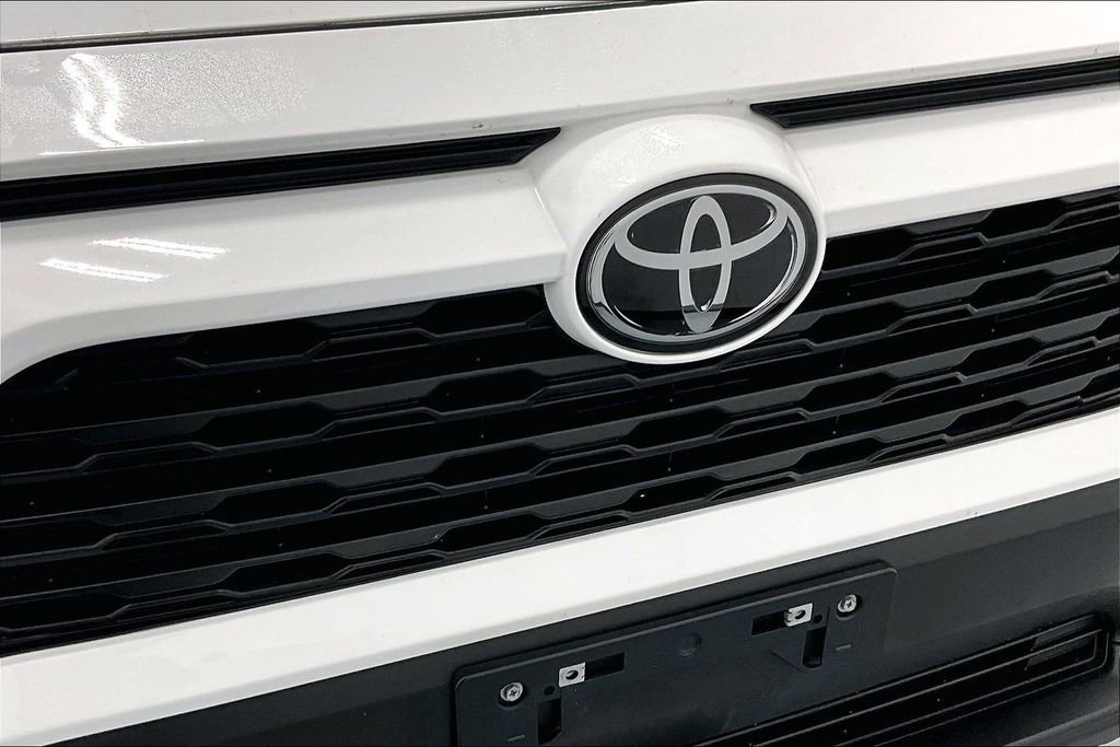 Used 2024 Toyota RAV4 XLE image 37