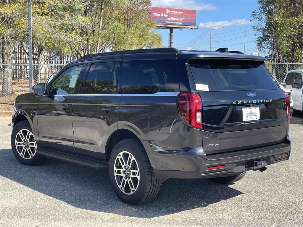 New 2025 Ford Expedition Active image 5