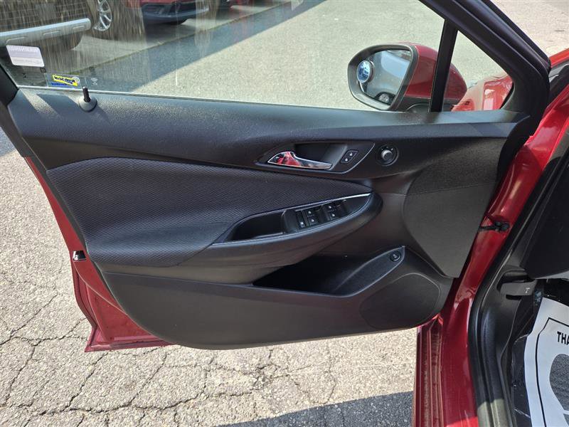 Used 2018 Chevrolet Cruze LT w/ Convenience Package image 35