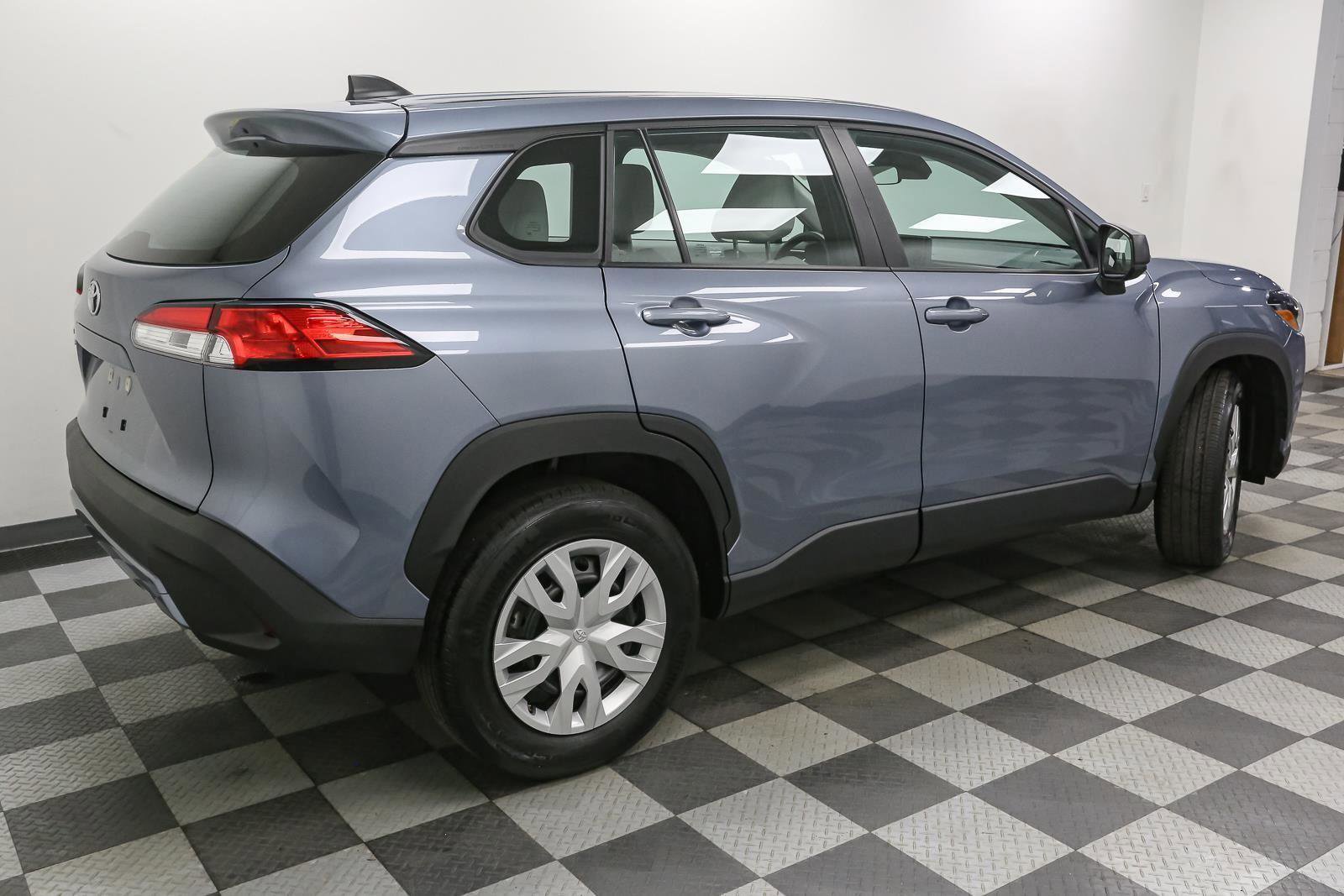 Used 2024 Toyota Corolla Cross L image 8