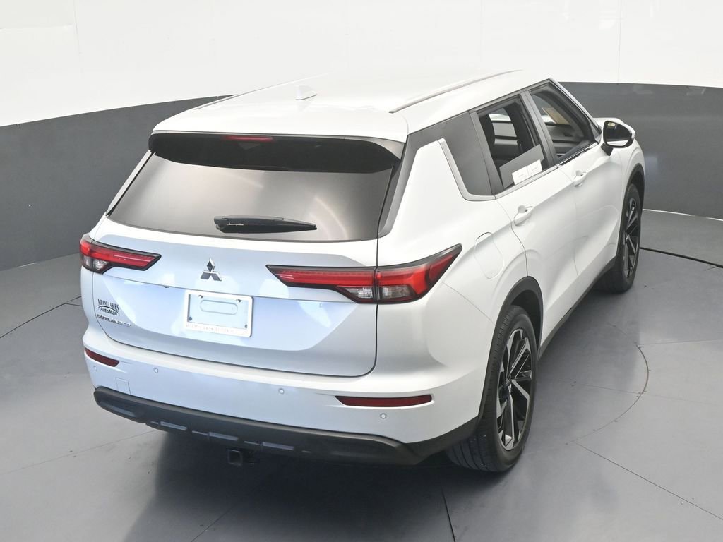 Used 2022 Mitsubishi Outlander ES image 50