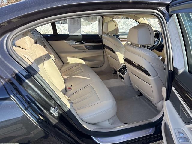 Used 2019 BMW 740i xDrive w/ Executive Package image 11