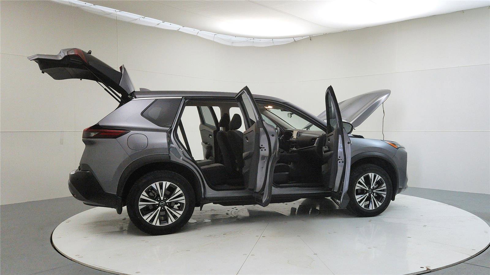 Used 2023 Nissan Rogue SV image 12